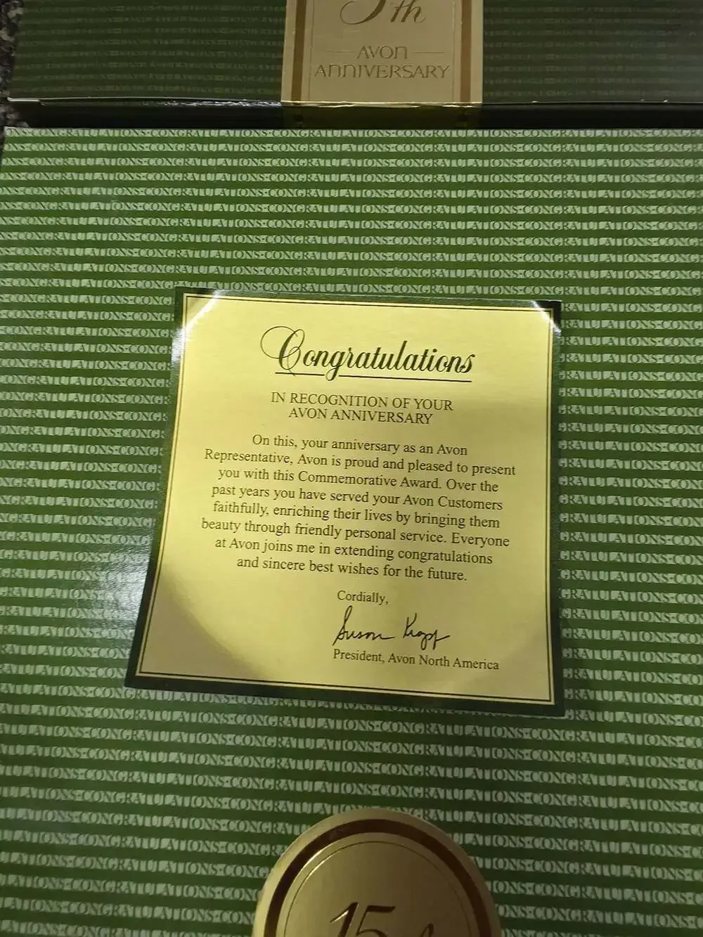 Avon Anniversary Porcelain Plate Set Gold Trim 1995 - ,